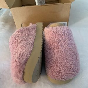 Pink fuzzy UGG slippers never worn